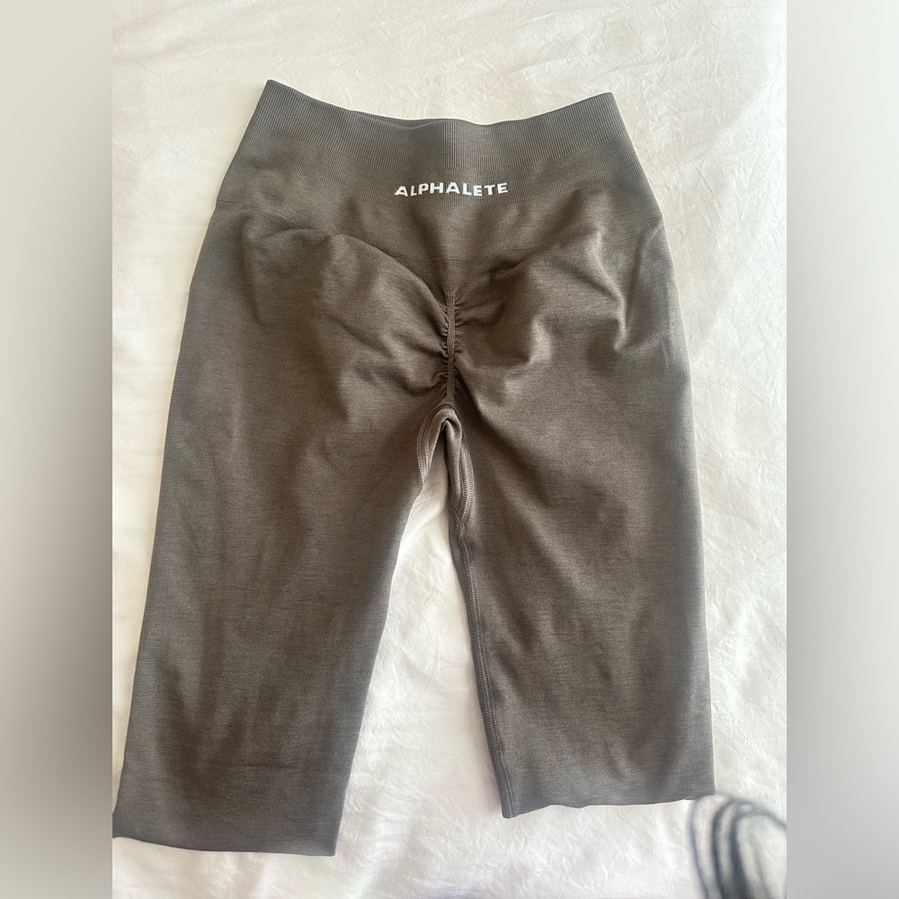 Alphalete amplify legging in shade mocha